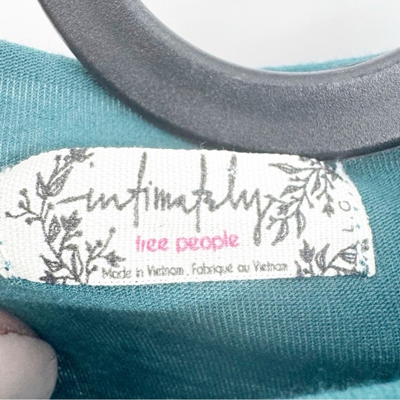 ✅ FREE PEOPLE INTIMATELY GREEN MOCK NECK 3/4 SLEEVE TOP SIZE LARGE - Picture 2 of 3